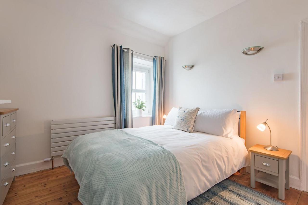 Wave Cottage By Bloom Stays Sandgate Bagian luar foto