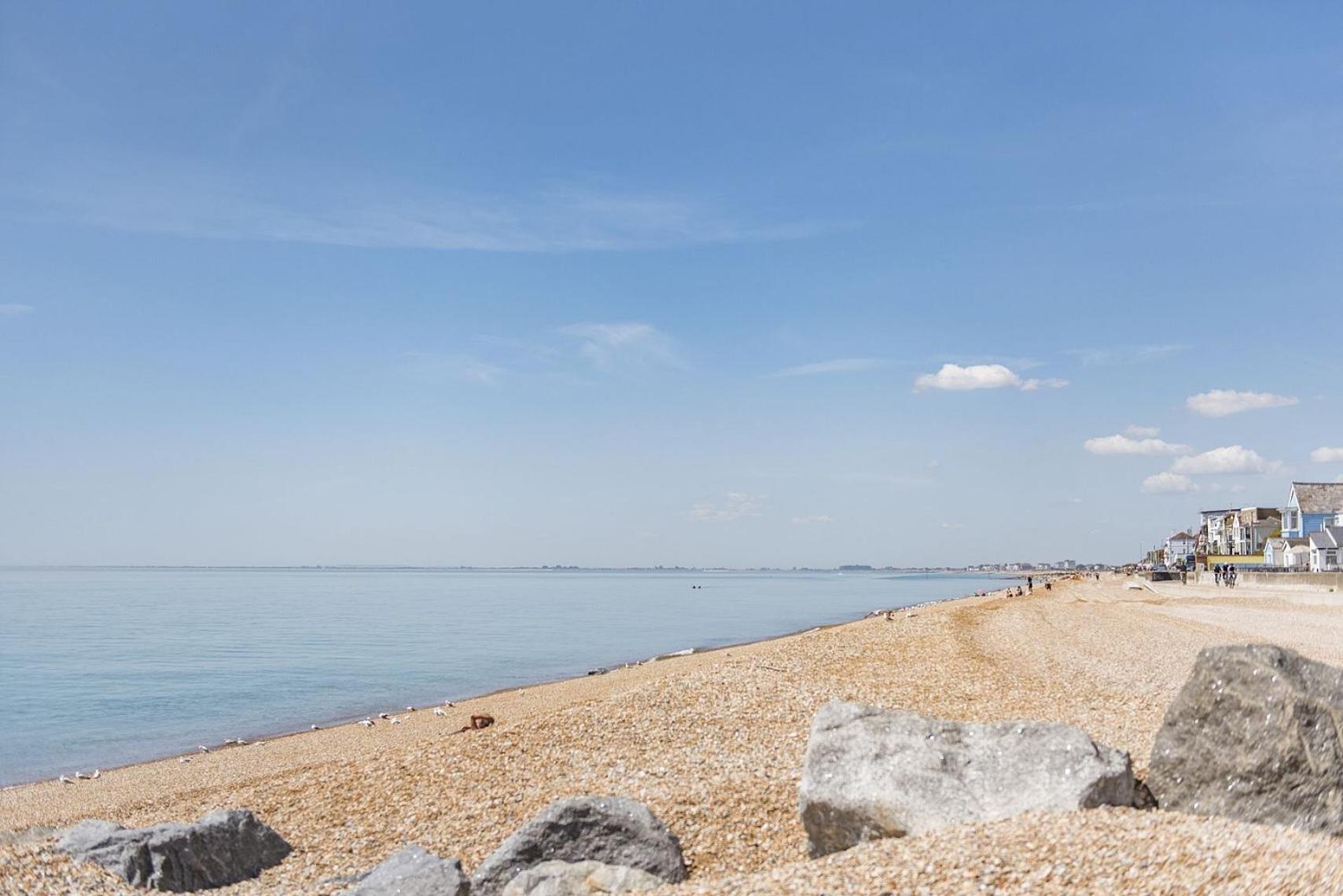 Wave Cottage By Bloom Stays Sandgate Bagian luar foto